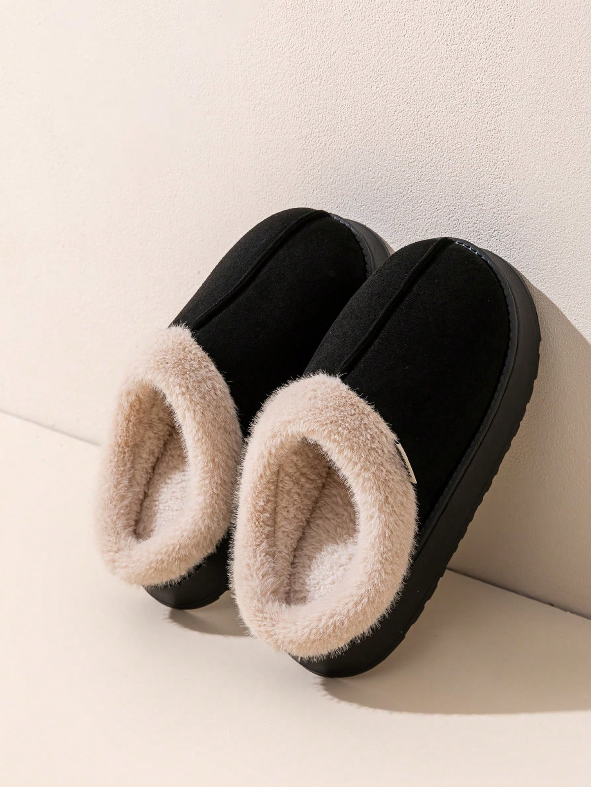 Fashionable & Cozy Men's Coffee Fuzzy Slippers