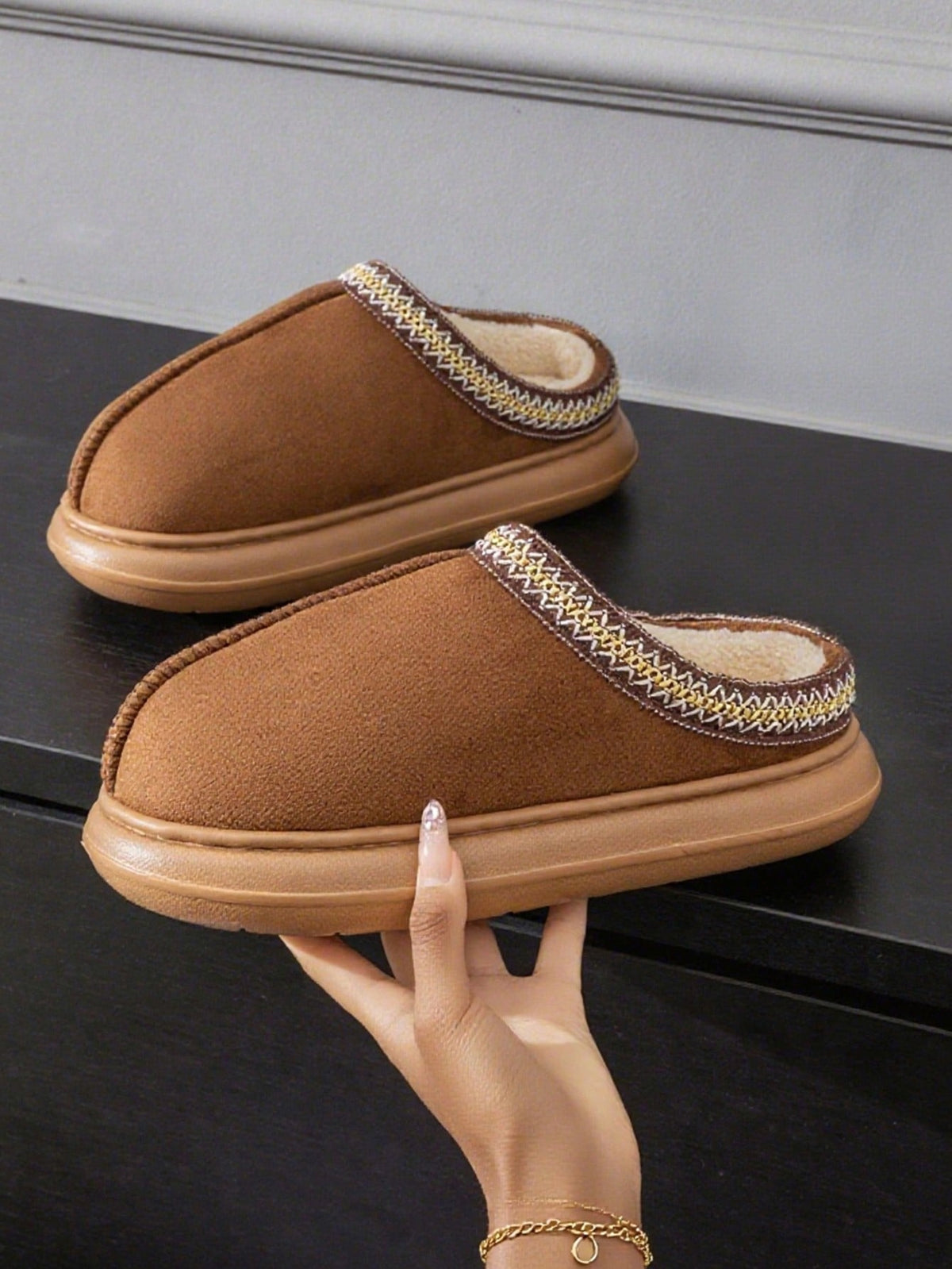 Women's Fluffy Lined Slippers With Lace Trim